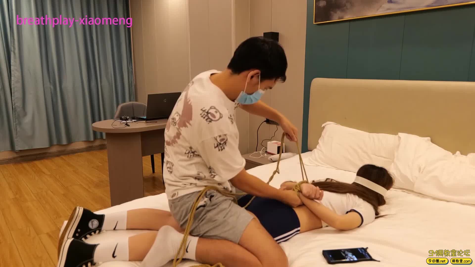 小萌同学 捆绑 鞭打挣扎，挠痒痒，窒息-视频截图1